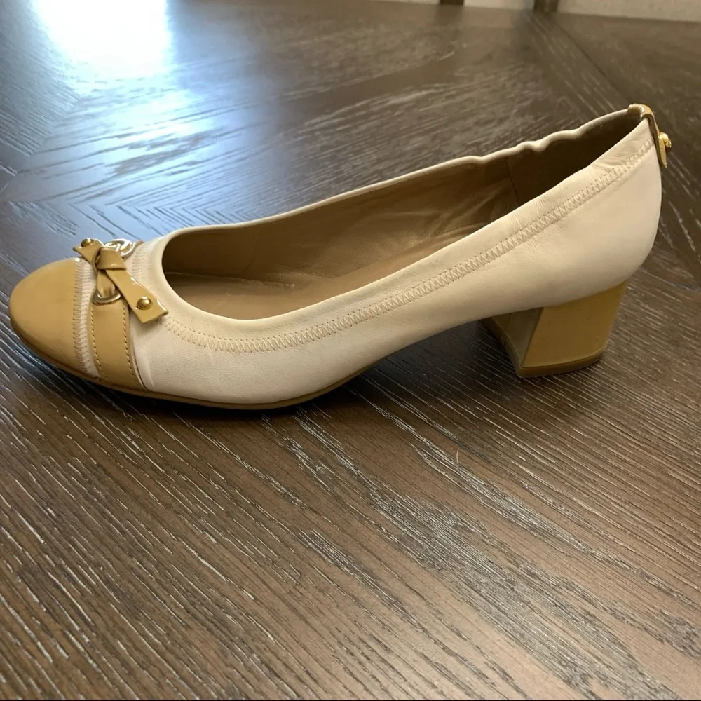 Stuart Weitzman white leather & gold beige low chunk heel pump flat Size 7.5M